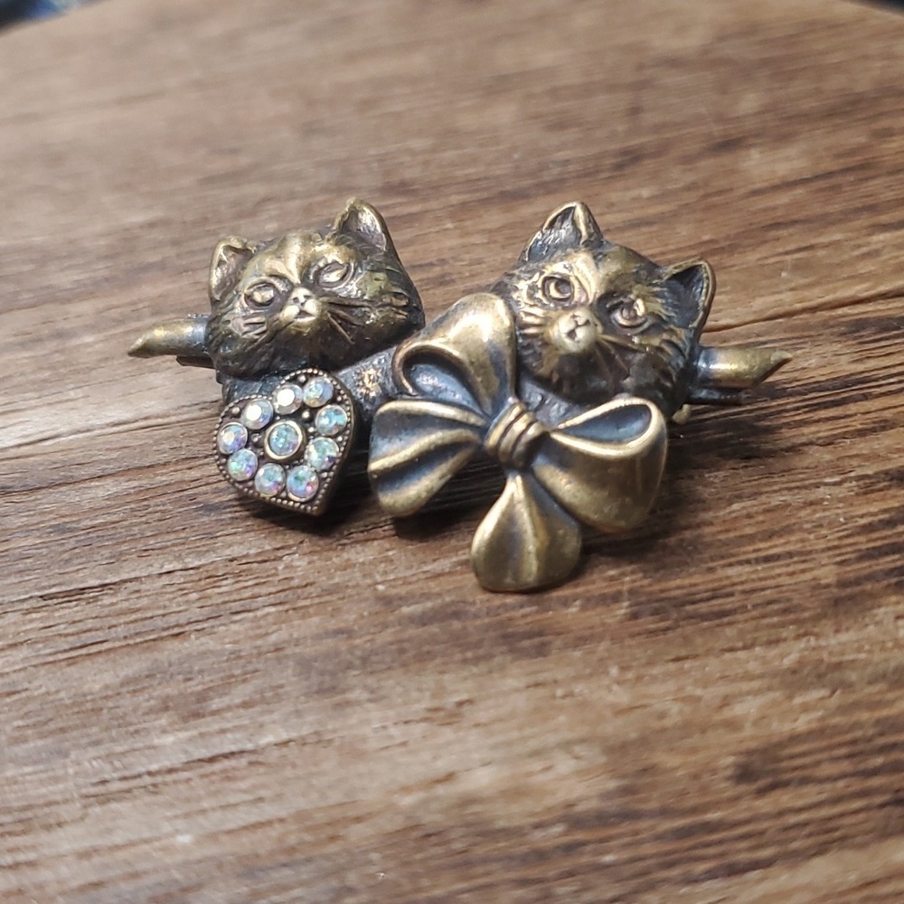 B816‎ vintage kitty sisters brooch cat lovers